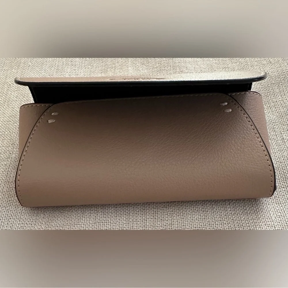 Tod’s Tan Pebbled Leather Sunglasses Case w/ Cloth Luxury Eyewear Case Like New!